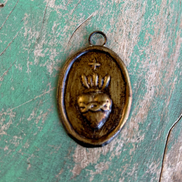 Brass Medallions: Oval Crown Hearts