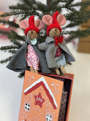 CHRISTMAS MICE in a box