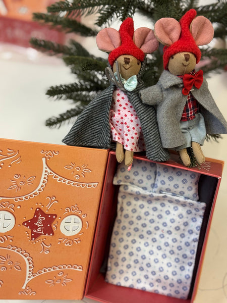 CHRISTMAS MICE in a box