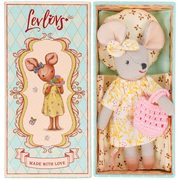 Mouse and Macaroons