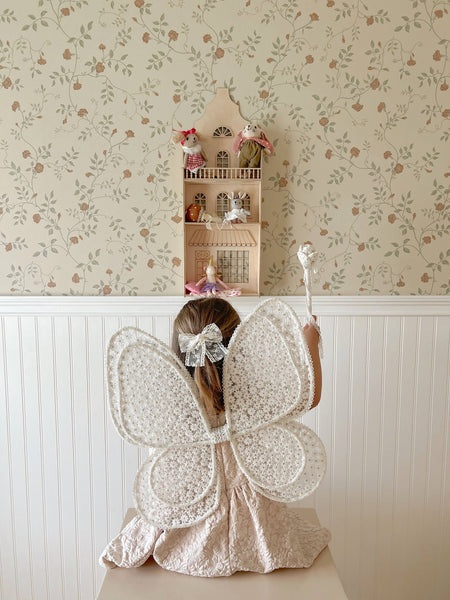 Fairy wings and 3 magic wands