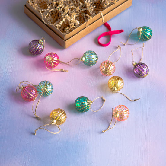 Showy Sphere Boxed Set Ornaments
